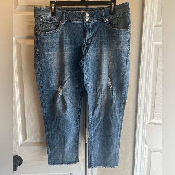 Seven7 Denim - Women’s cropped seven7 jeans size 16